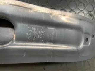 AUDI A4 8W Stoßstangenträger Träger Verstärkung vorne 8W0807113 - Bild 2