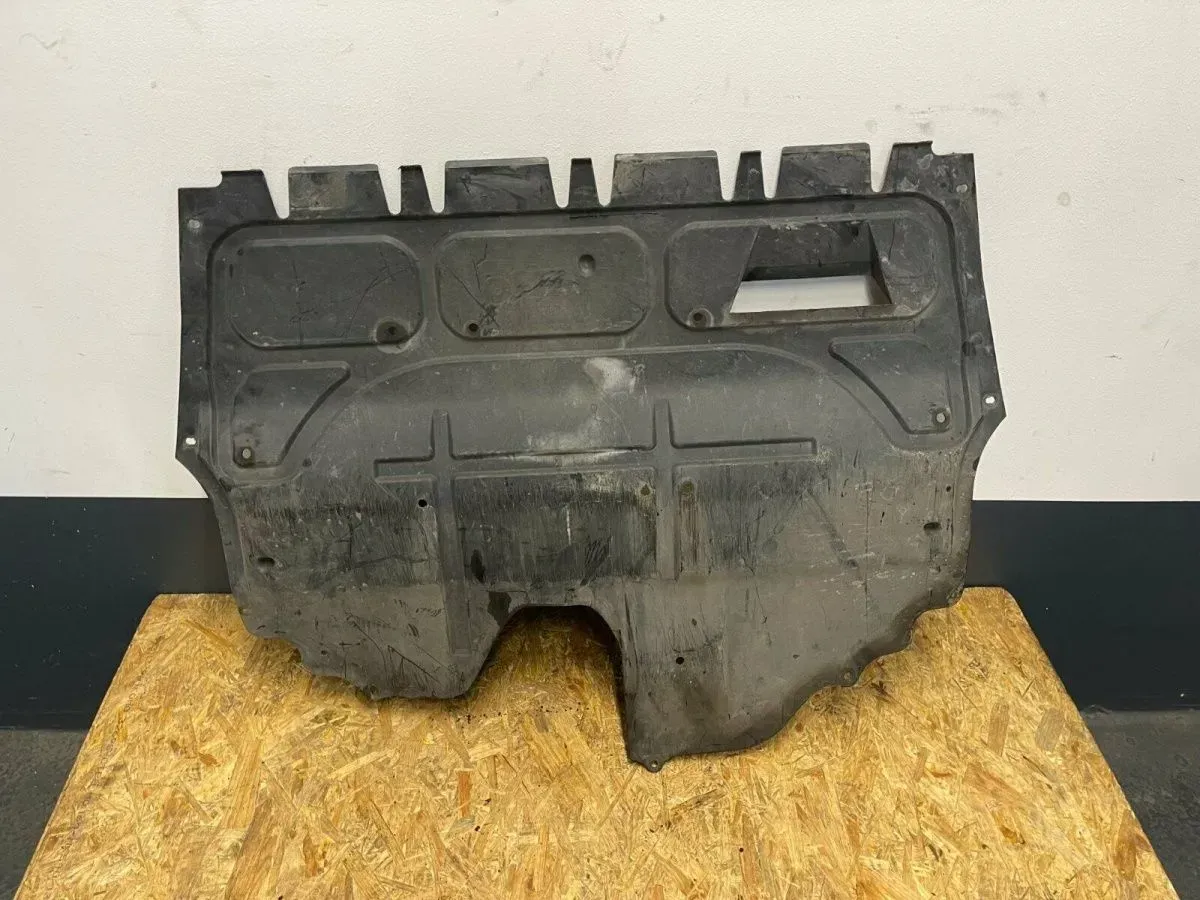 VW Polo 9N Unterfahrschutz Vorne Unten 6Q0825235 - Bild 1