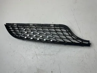 Mercedes CLA W117 Grill Gitter rechts unten Kühlergrillverkeidung A1178881060 - Bild 1