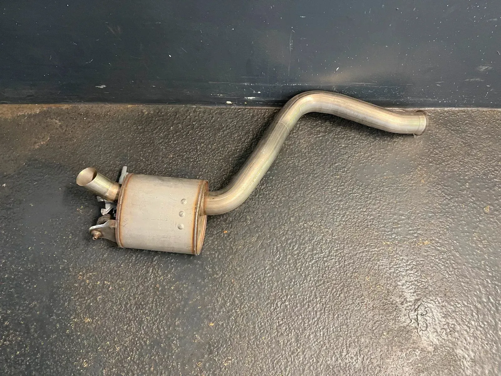 Mercedes W205 Endschalldämpfer Auspuff Endtopf A2054911701 - Bild 1