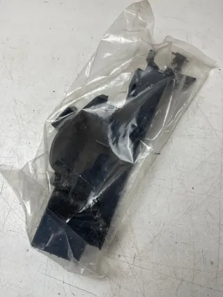 Mercedes A-Kl. W176 Stoßstange vorne Grill rechts Luftstrom A1768880238 Original - Bild 2