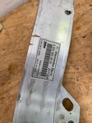 Mercedes GLC W253 X253 Halter Halterung Frontmaske vorne A2536203800 Original - Bild 3