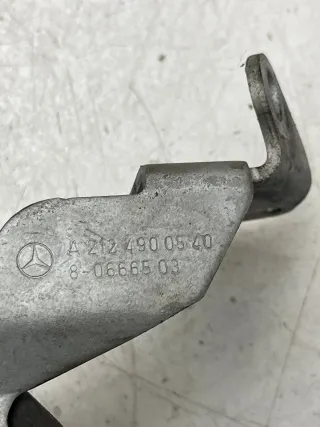 Mercedes Benz W212 W218  HALTERUNG HALTER KATALYSATOR A2124900540 - Bild 3