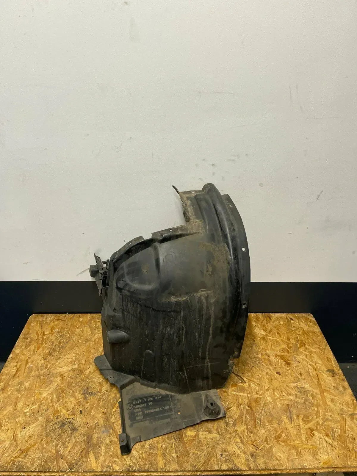 BMW E70 X5 Abdeckung Radhaus Hinterteil vorne rechts 7169414 - Bild 1