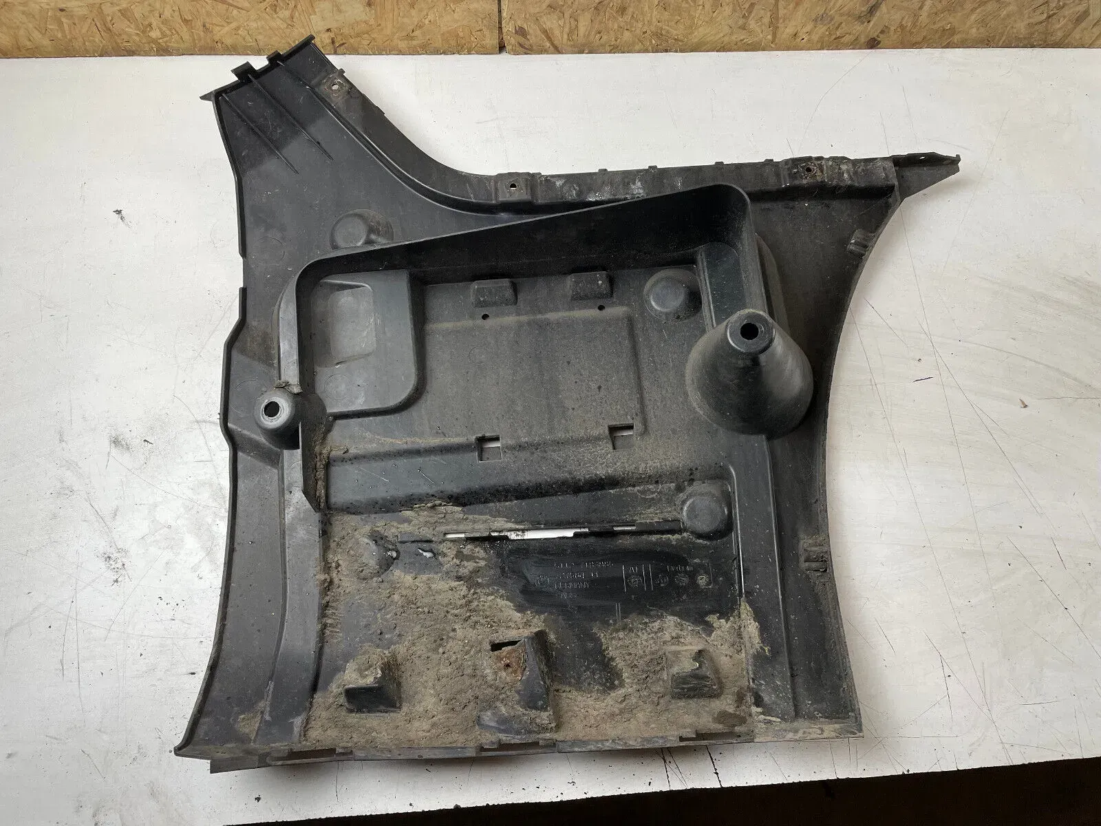 BMW F01 F02 F04  Aufnahme Stoßstange hinten links 7183885 - Bild 1