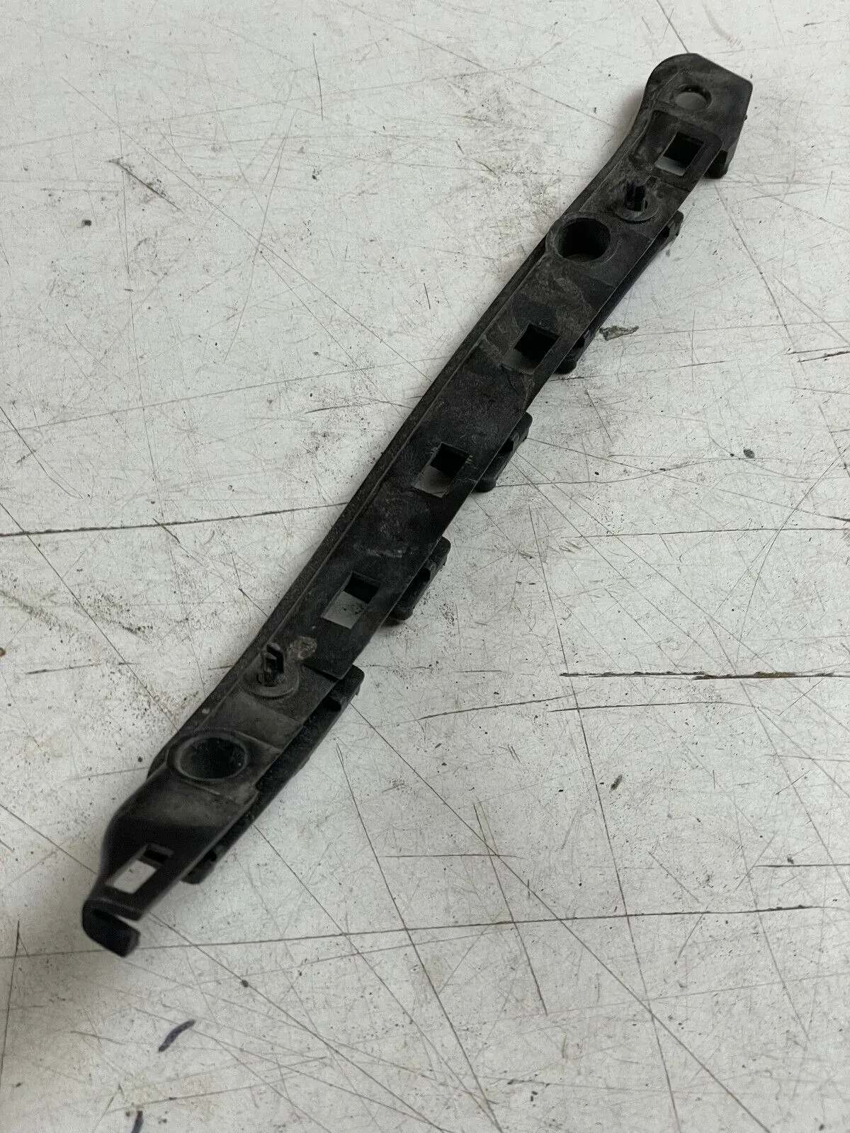 Mercedes W246 B-Klasse Stoßstangenhalter hinten links A2468850121 - Bild 1