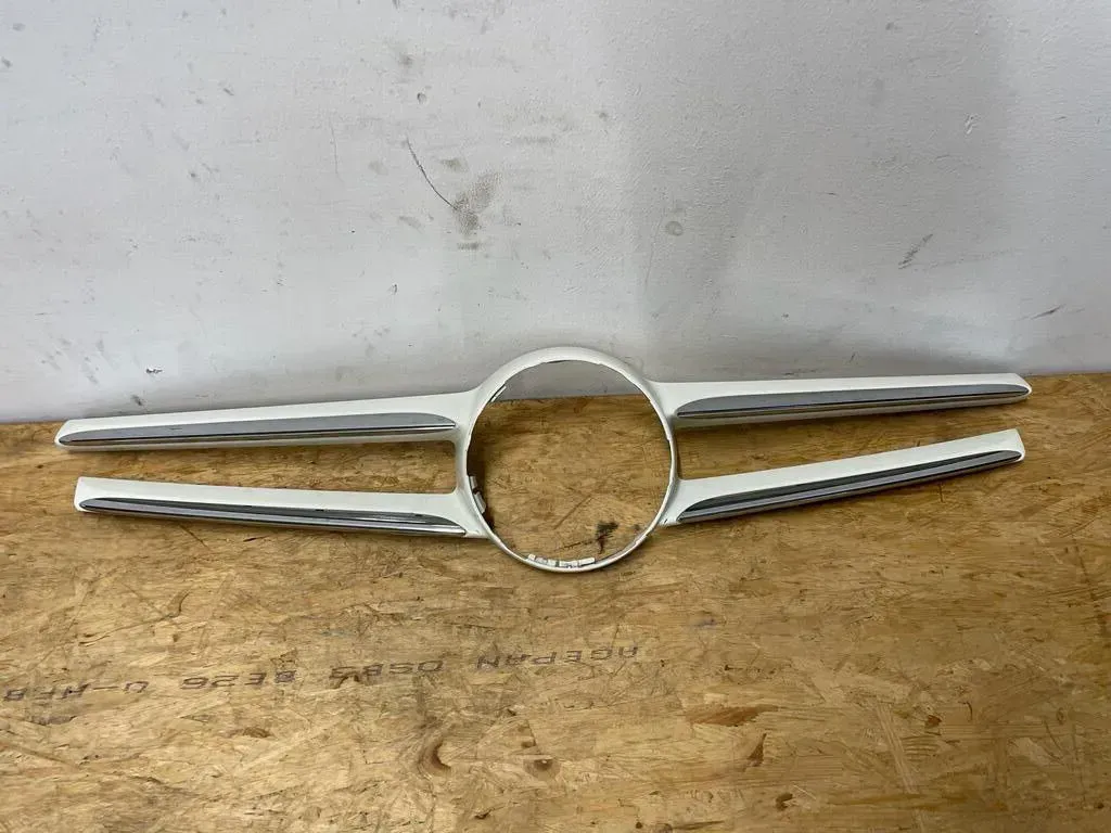 Mercedes A-Klasse W176 Kühlergrill Grill  Gitter Blende A1768880060 - Bild 1