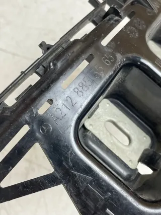 Mercedes W212 Halterung Stoßstange hinten links HL A2128853565 - Bild 3