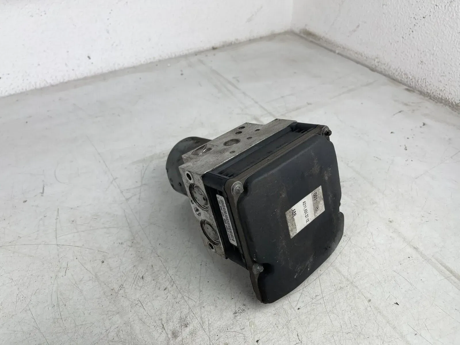 Mercedes-Benz CLS W219 W211 ABR ESP Hydraulikeinheit Steuergerät A2114313712 Q01 - Bild 1