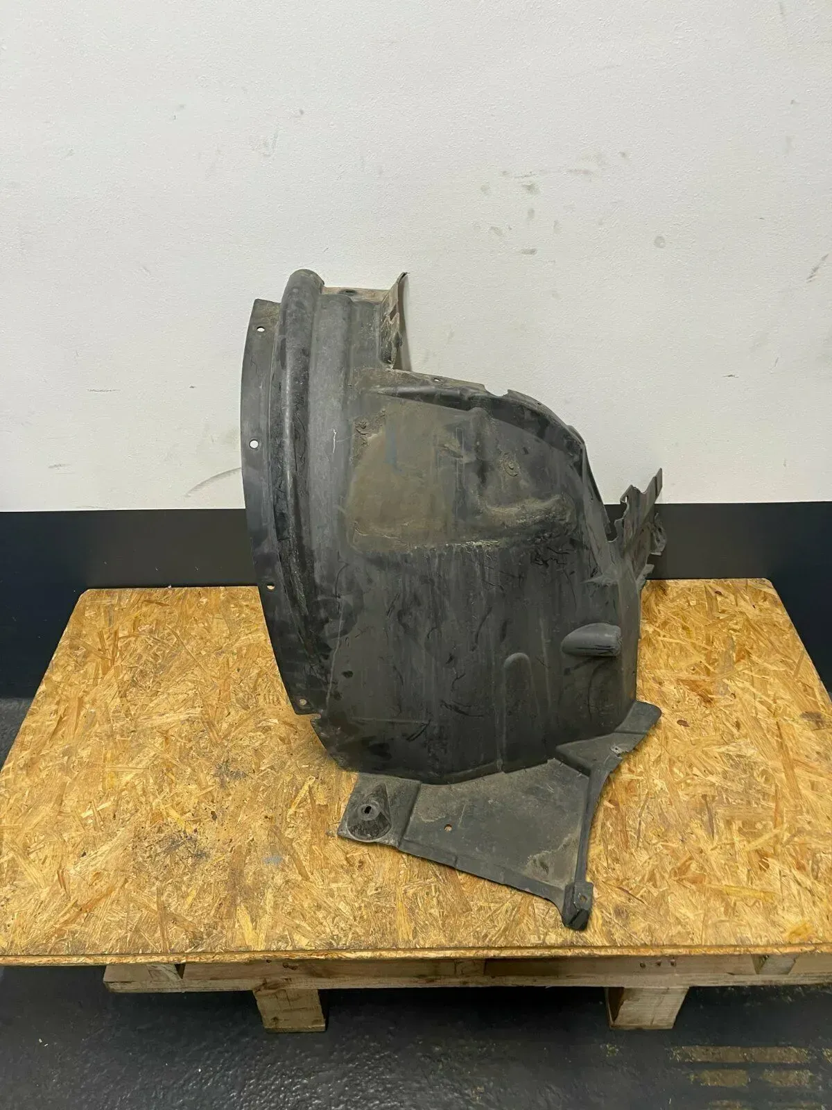 BMW E70 X5 Abdeckung Radhaus Hinterteil vorne links 7169413 - Bild 1