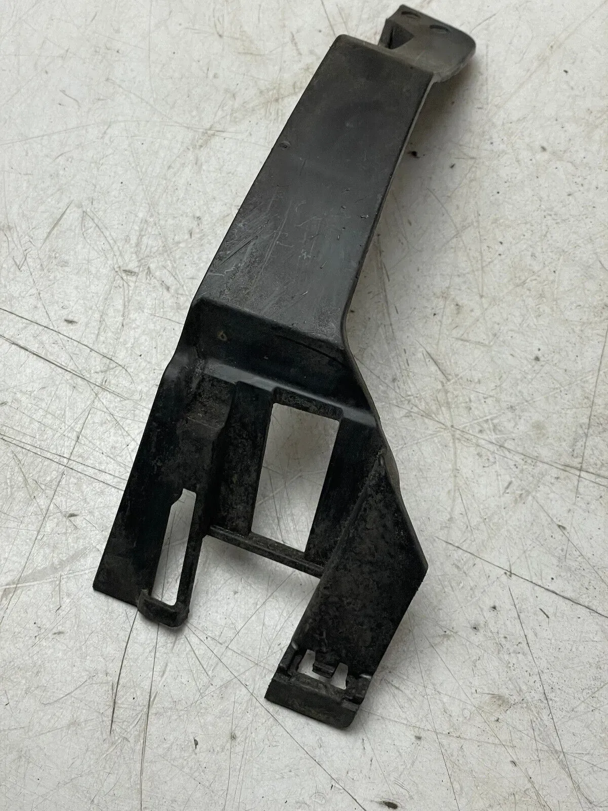Mercedes W213 Stoßstangenhalterung hinten links A2138851901 Original - Bild 1