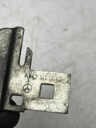 Mercedes Benz Befestigung HALTER UMSCHALTVENTIL ABGASRUECKFUEHRUNG A6421411240 - Bild 2