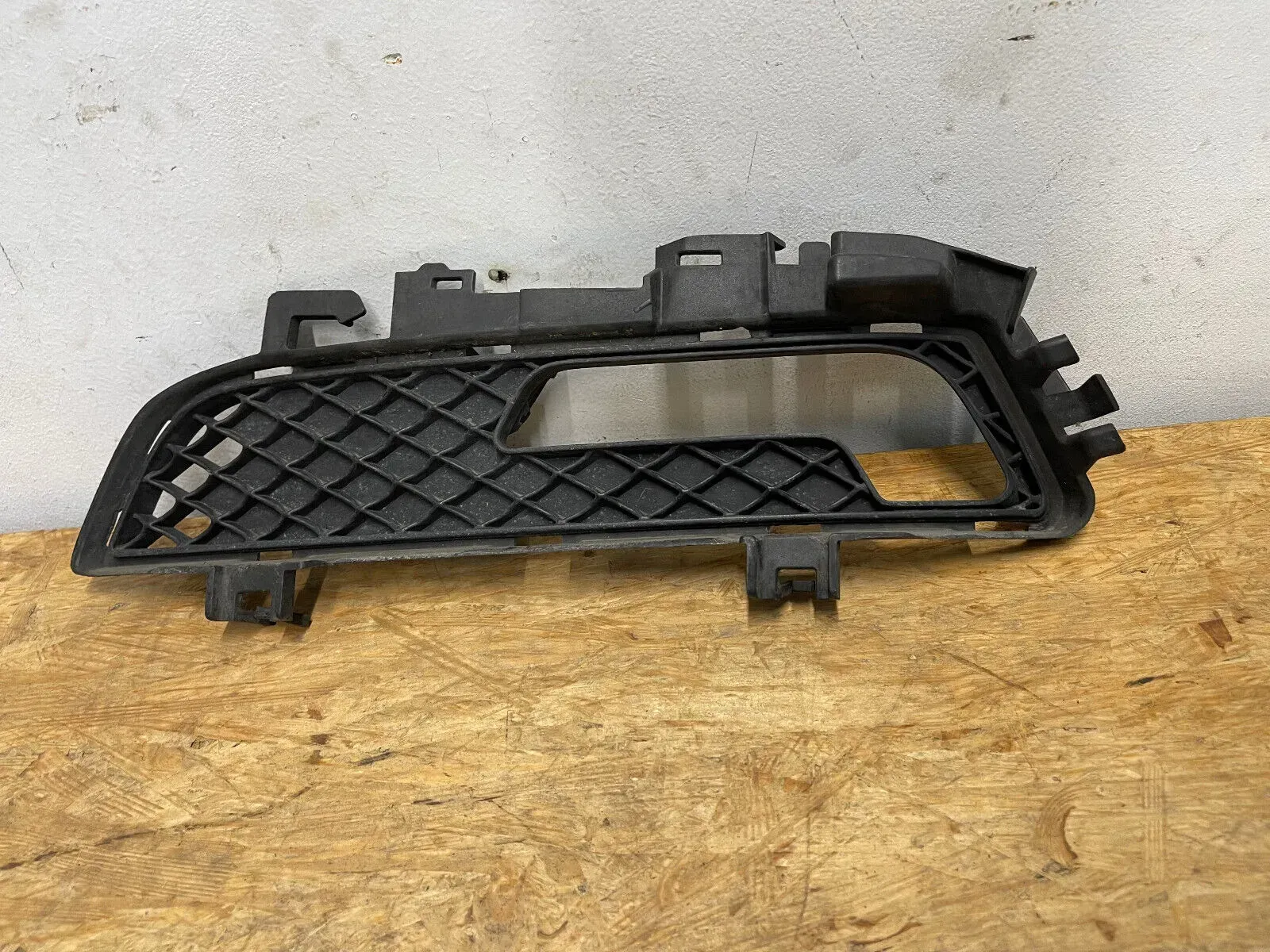 Mercedes W207 Coupe Tagfahrlicht Stoßstange Grill Vorne Links A2078871225 - Bild 1