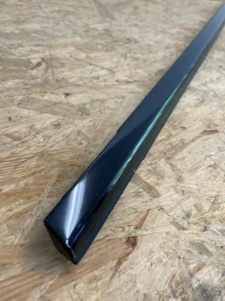 Mercedes-Benz E W213 Vordere Linke Türfensterversiegelungsschiene A2137209504 - Bild 2