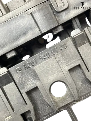 MERCEDES C-KLASSE W204 Sicherungskasten Batteriesteuergerät A2075400740 - Bild 6