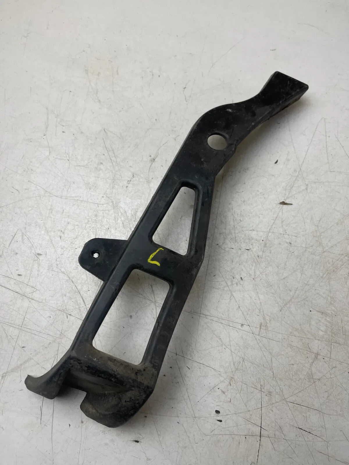 Mercedes Benz W176 AMG Vorne Stoßstange Tragschiene Halterung Links A1768851021 - Bild 1