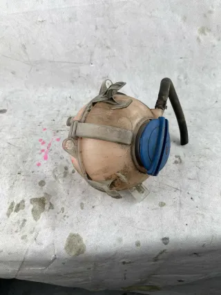 1K0121407A VW Golf 6 Ausgleichsbehälter Kühlwasserbehälter - Bild 1