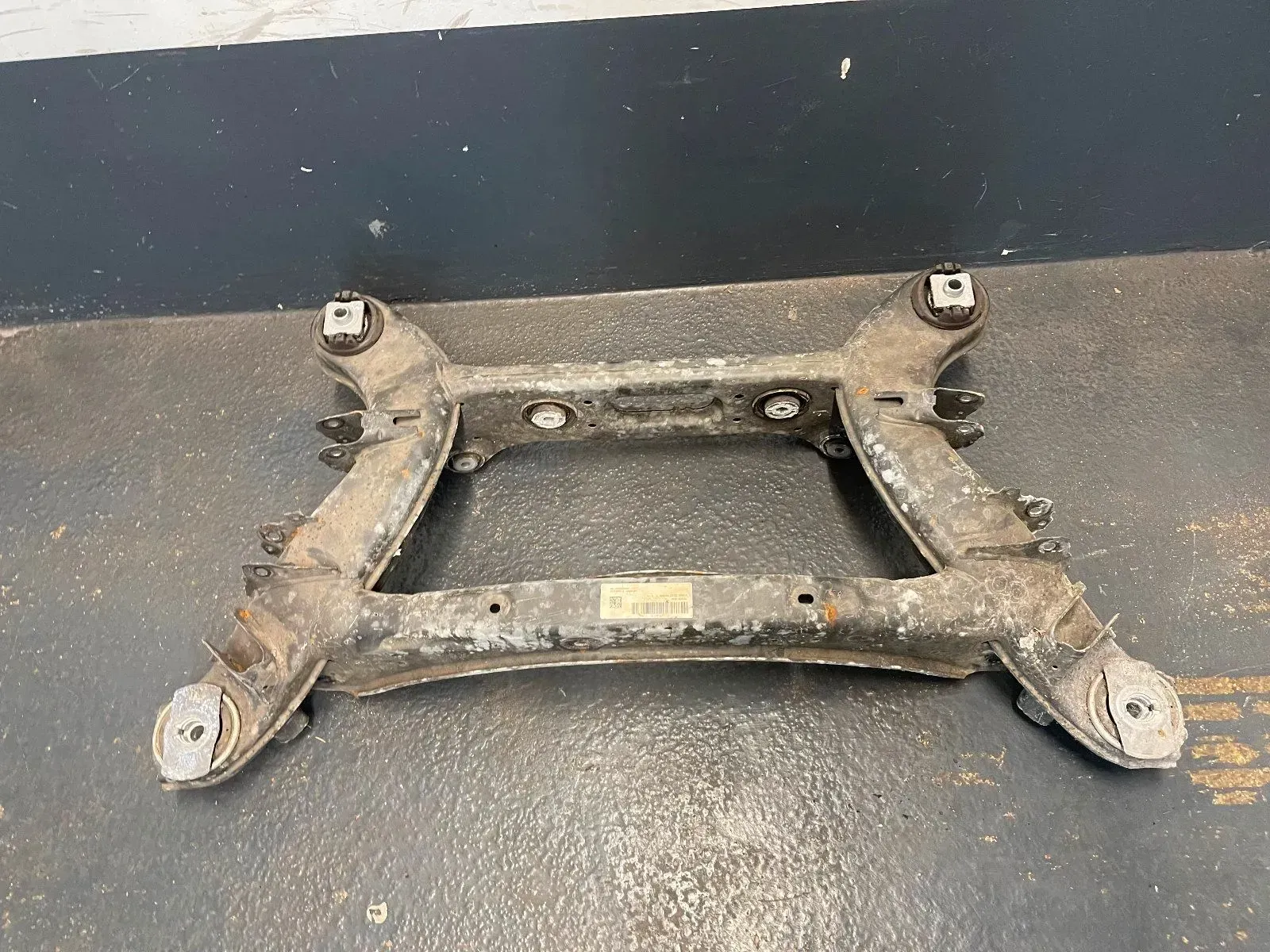 MERCEDES S213 T-MODEL Achse Hinterachse Achsträger 2135841200 - Bild 1