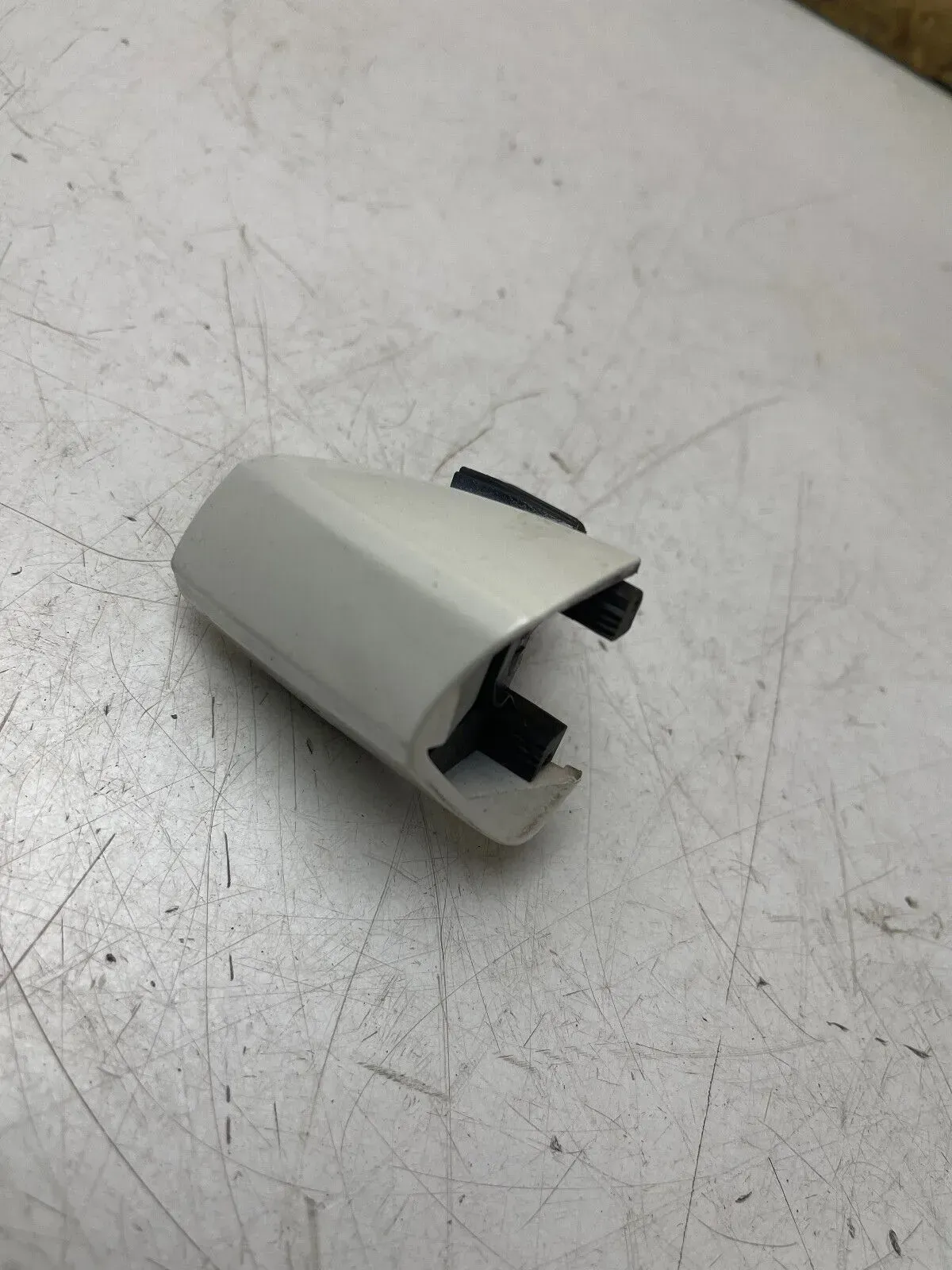 Mercedes-Benz W176 A-Klasse W246 B-Klasse Abdeckung ENDKAPPE A2047600320 - Bild 1