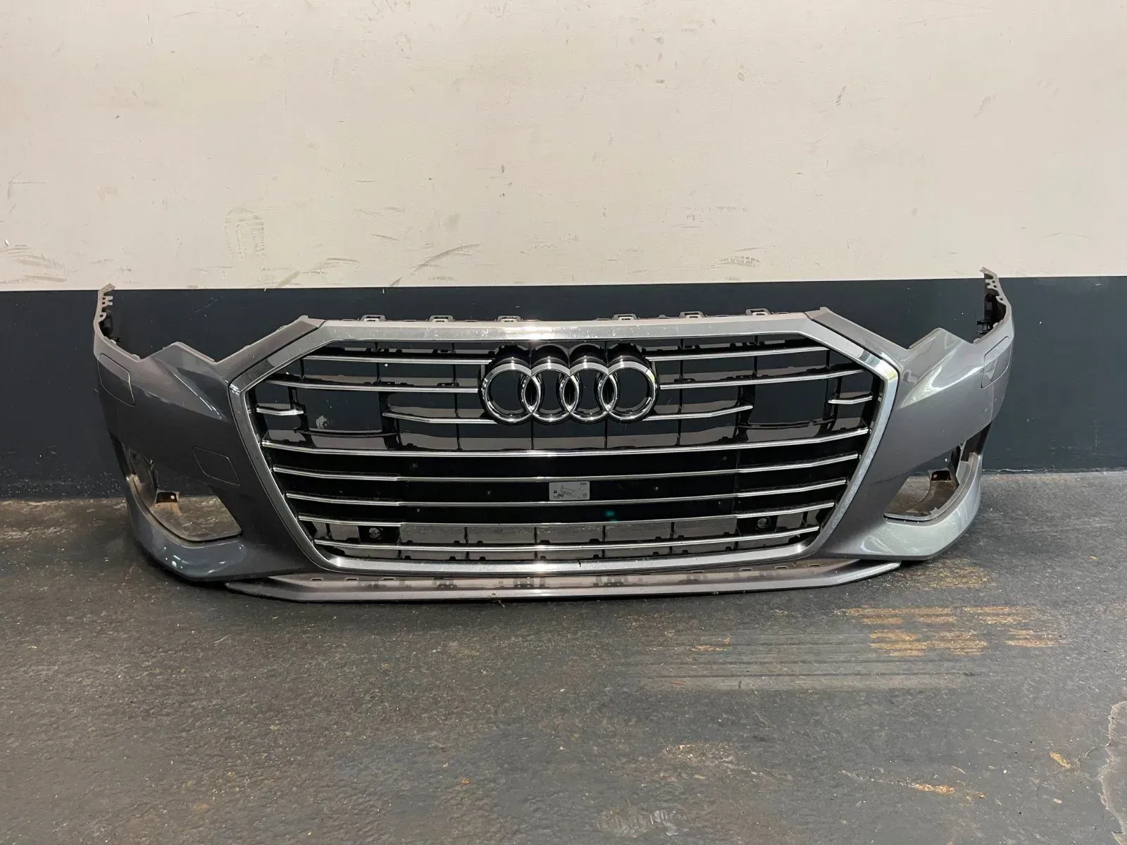 Audi A6 4K Stoßstange Vorne - Bild 1