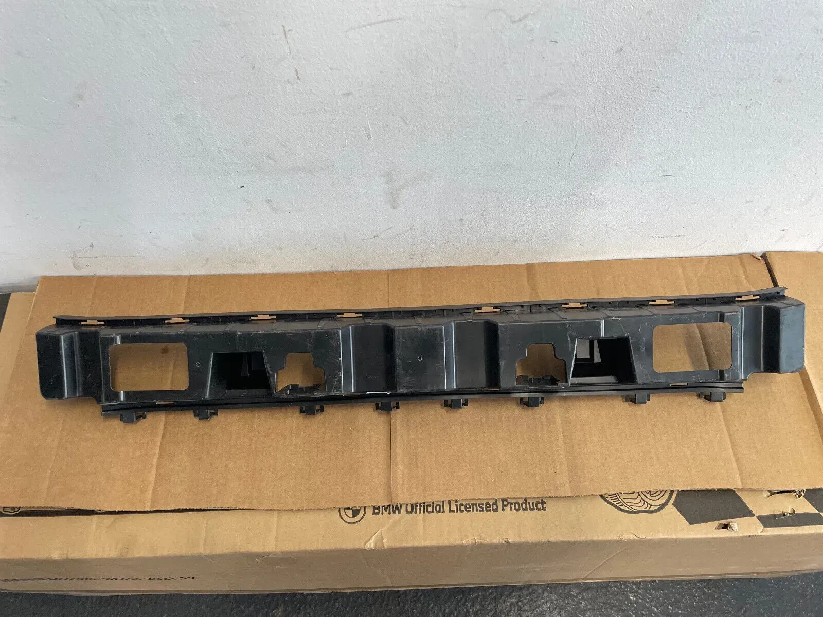 Mercedes CLA Klasse W118 Grundträger Stoßstange hinten mitte A1188855402 - Bild 1