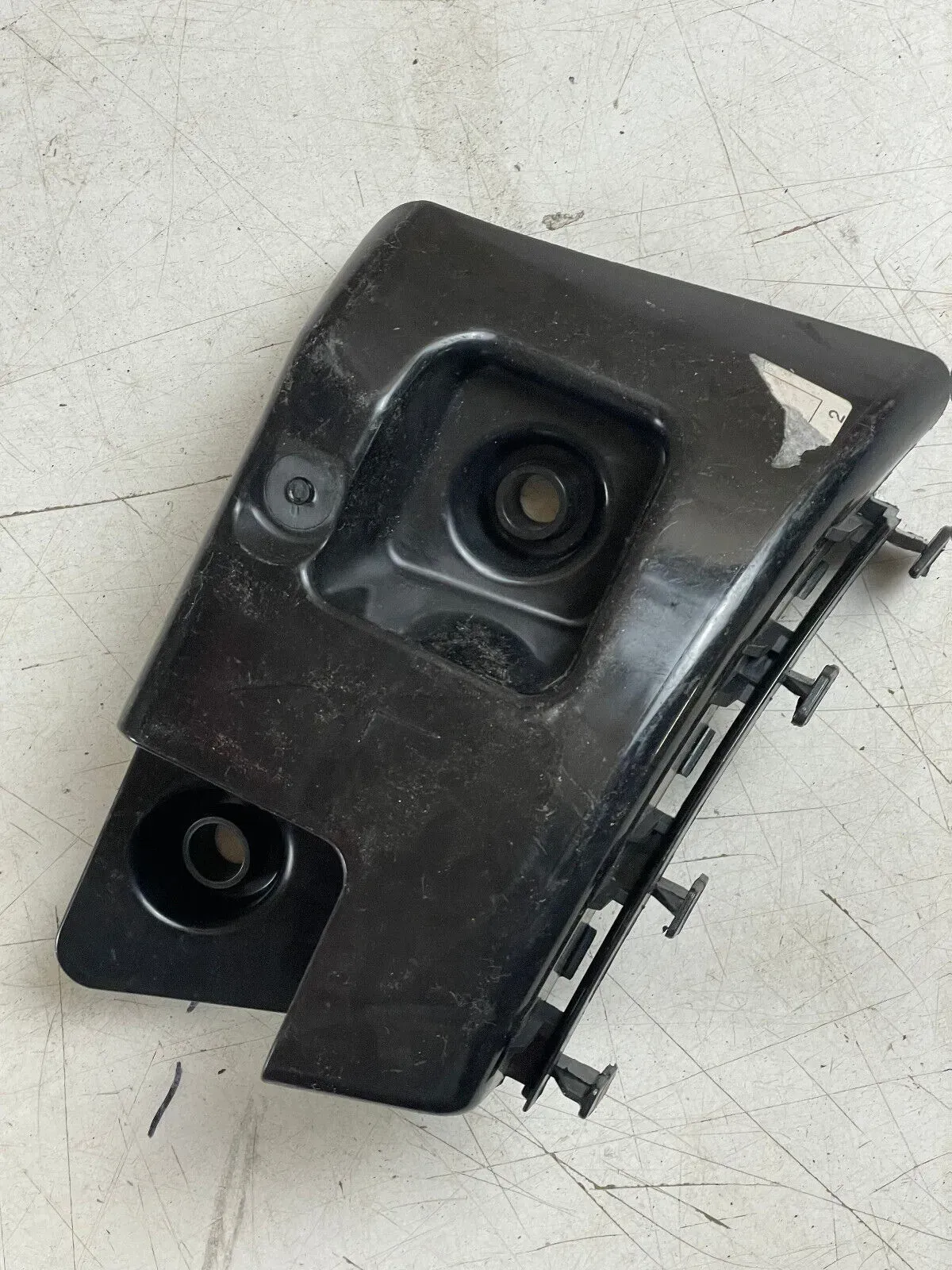 Mercedes W246 Stoßstangenhalter hinten links Halter Stoßstange A2468850165 - Bild 1
