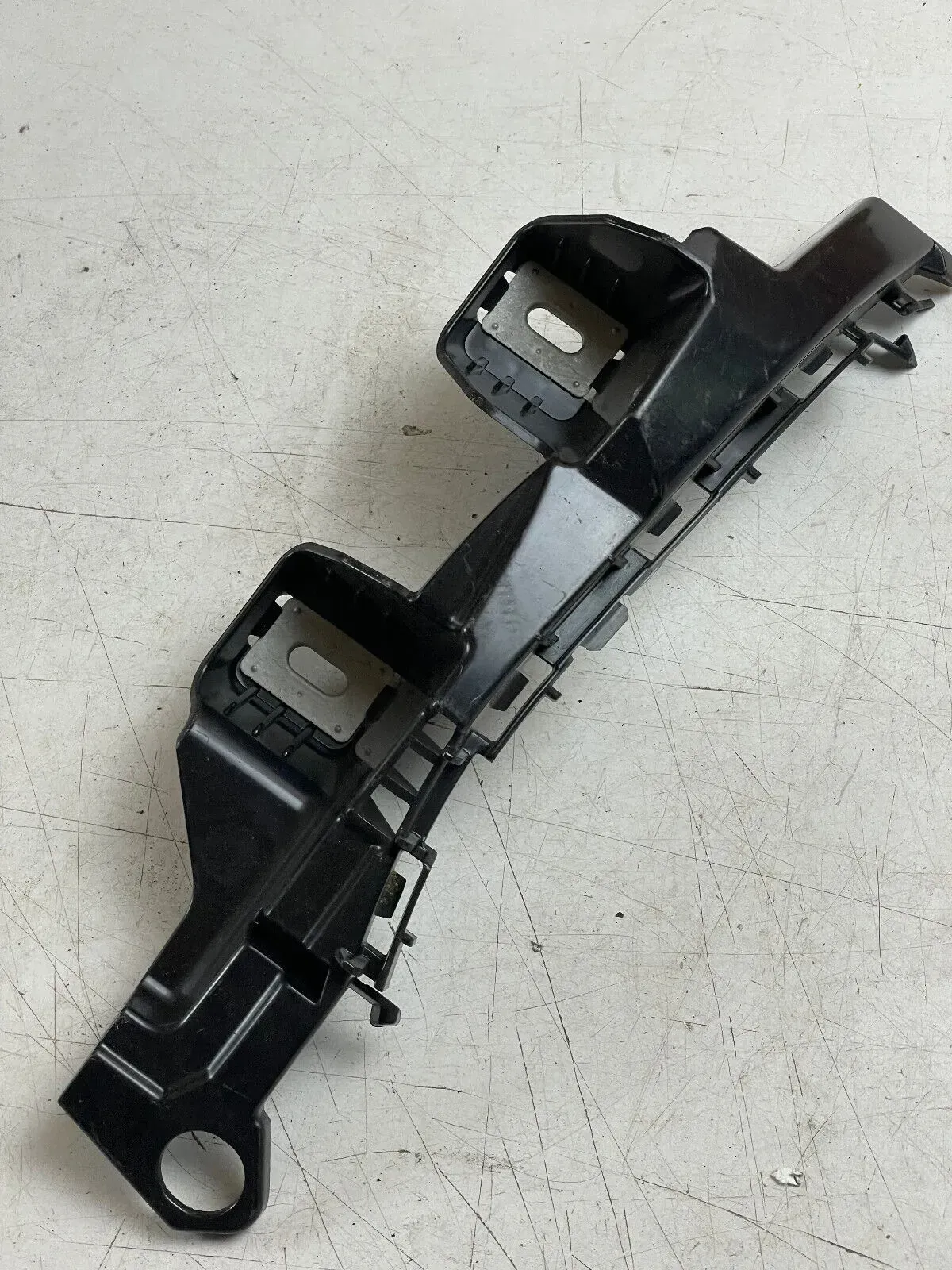 Mercedes Benz C-Klasse (W205) Stoßstange Halter hinten Links A2058850365 - Bild 1