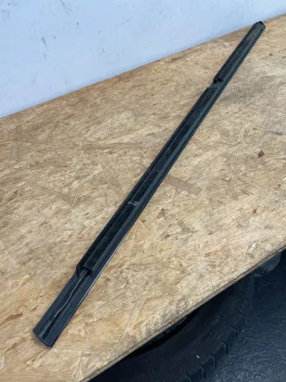 Mercedes S205 W205 Abdichtschiene Leiste Türleiste rechts hinten A2057303801 - Bild 3