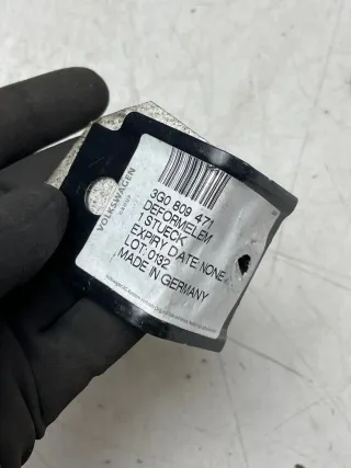 VW Passat B8 Deformationselement Halter Winkel 3G0809471 Original Neu - Bild 4