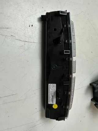 Mercedes E-Klasse W213 Klimabedienteil Klimaautomatik A2139059003 / A2C96993300 - Bild 2