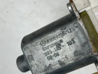 Mercedes-Benz Sprinter W906 Fensterhebermotor Vorne Rechts A0068205442 - Bild 2
