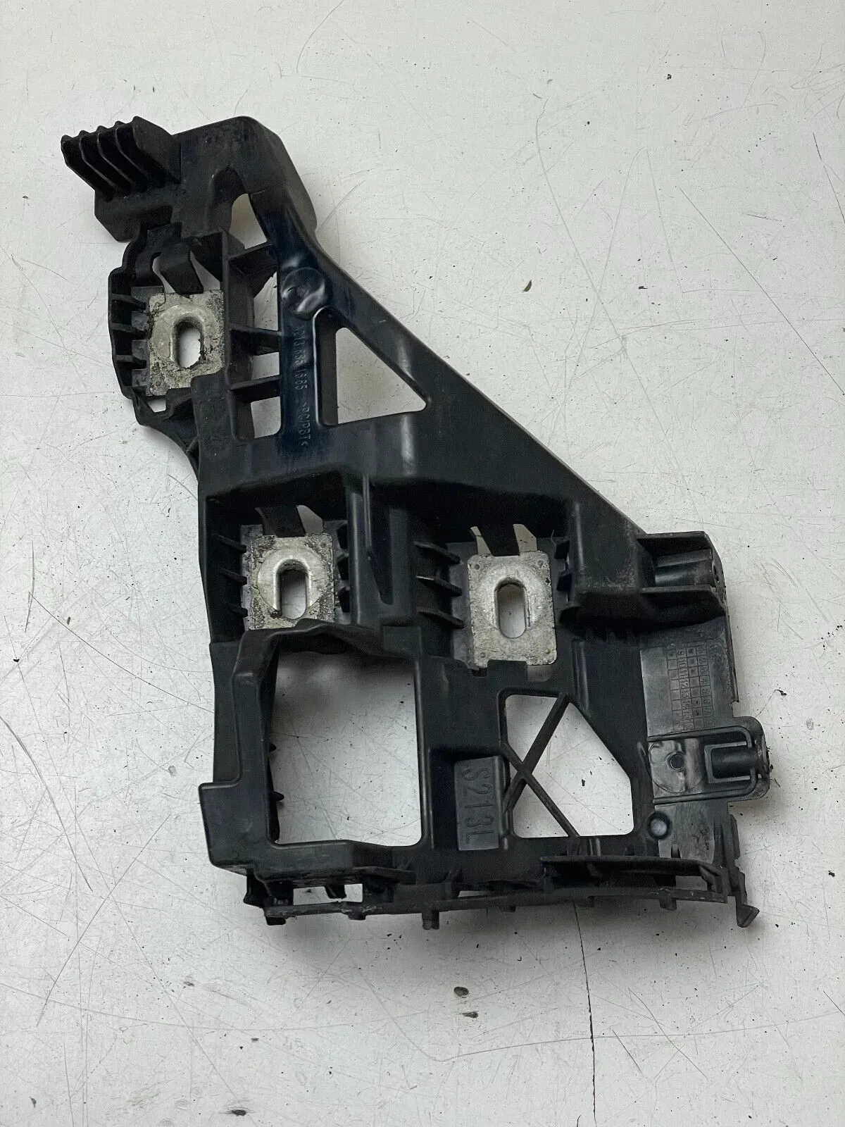 Mercedes S213 T-Model Halterung Stoßstange hinten links Halter A2138851665 - Bild 1
