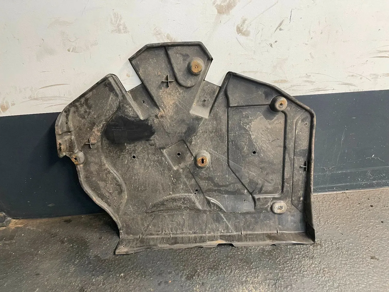 Mercedes W212 Unterfahrschutz Unterbodenschutz A2126192338 - Bild 1