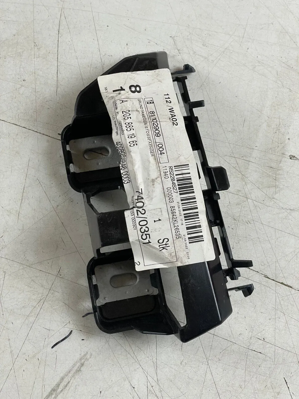 Mercedes W205 C-Klasse Stoßstange Halter Seitenführung hinten rechts A2058851965 - Bild 1