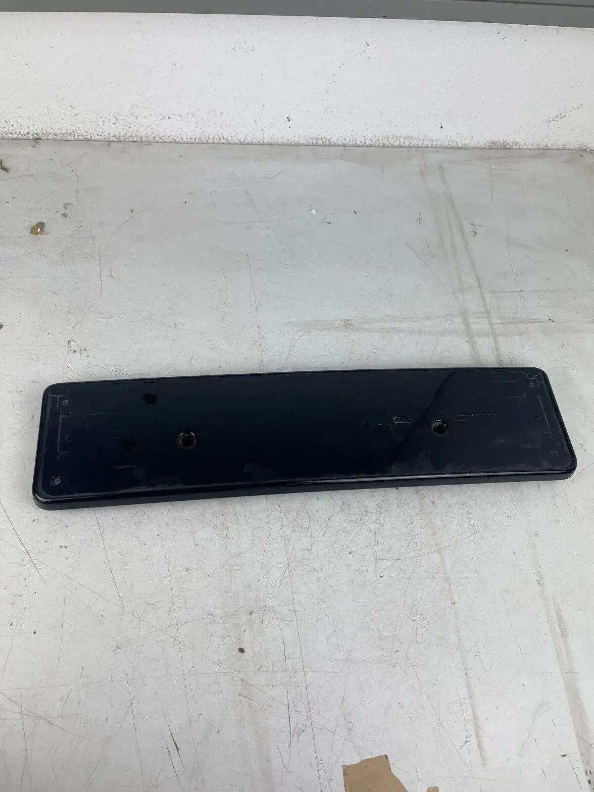 AUDI RSQ3 8UB-KENNZEICHENHALTER BLACK-GLOSSY 8U0807285F ORIGINAL - Bild 1