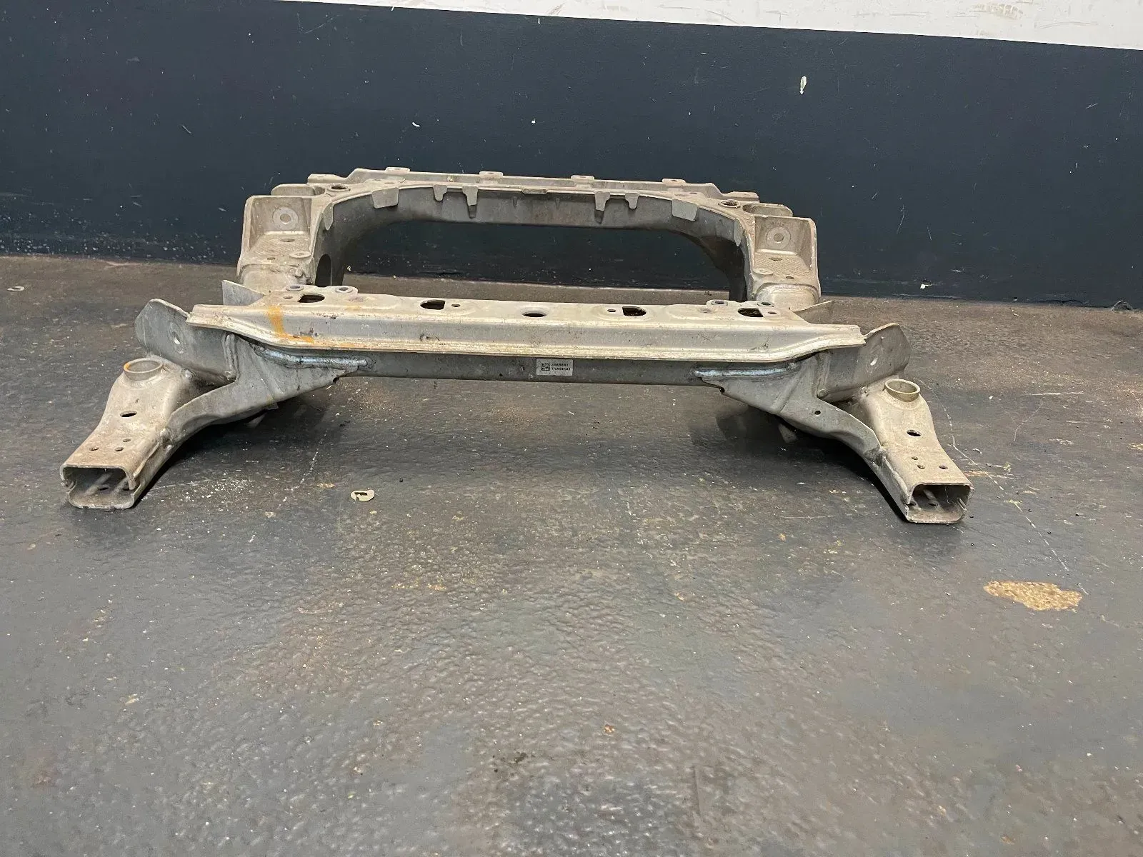 Mercedes GLC X253 Vorderachsträger Träger Vorne A2056208001 - Bild 1