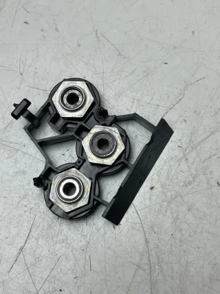 Mercedes W213 W238 W253 Befestigungsplatte A2136205900 - Bild 2