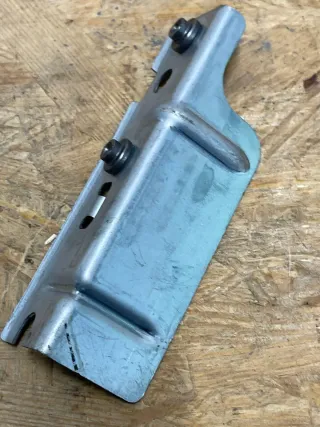 Ford Focus Mk4 Frontflügel Halterung Original JX7B-A16F101-AB / JX7BA16F101AB - Bild 1