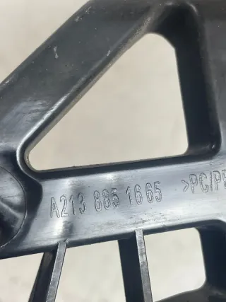 Mercedes S213 T-Model Halterung Stoßstange hinten links Halter A2138851665 - Bild 3