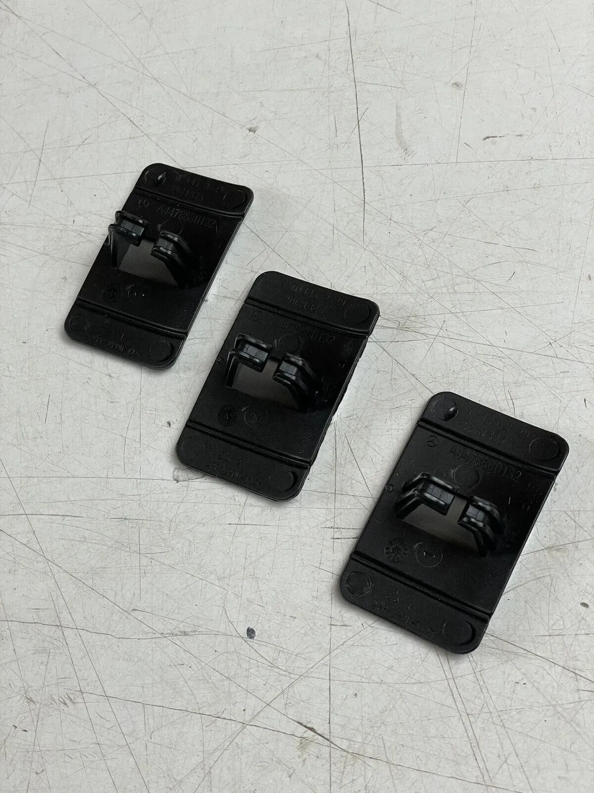 3x Mercedes-Benz Haltebügel A4478880132 - Bild 1