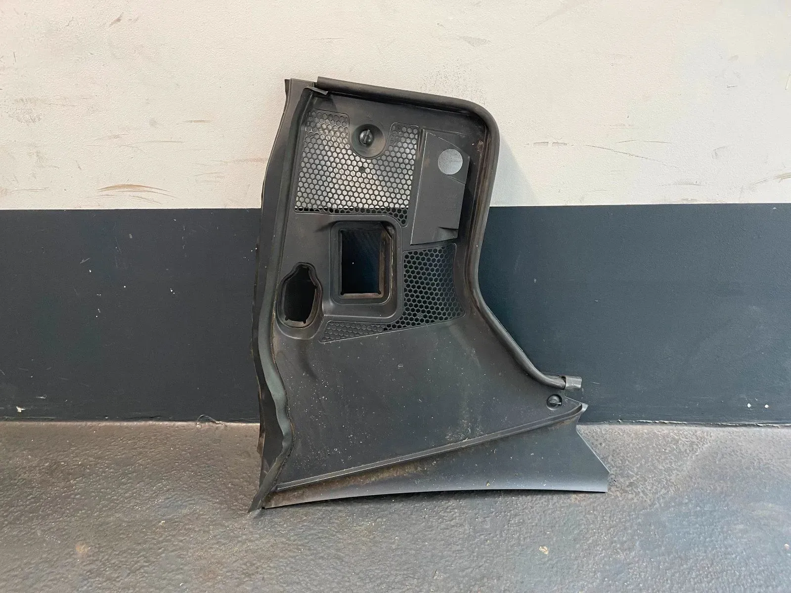 MERCEDES-BENZ C W205 Windschutzscheibenabdeckung A2058309402 - Bild 1
