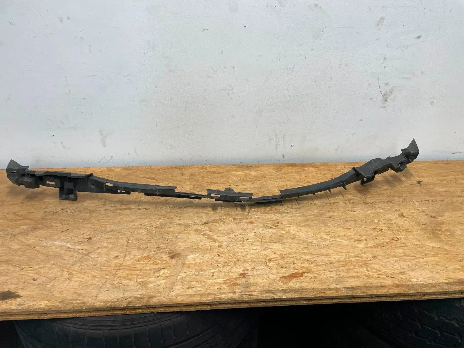 Mercedes W205 Vorne Stoßstange Unten Träger Halterung A2058855701 - Bild 1