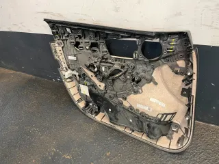 Mercedes Benz C-Klasse W205 Türvekleidung vorne rechts - Bild 9