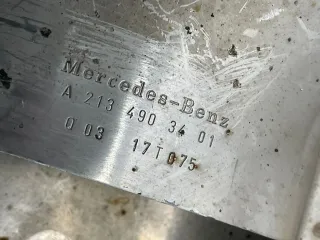 Mercedes W213 W257 Auspuffblende Endrohrblende Hinten Rechts A2134903401 - Bild 4