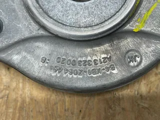 Mercedes C Klasse W205 Stoßdämpferhalterung Lager vorne links A2533230020 - Bild 5