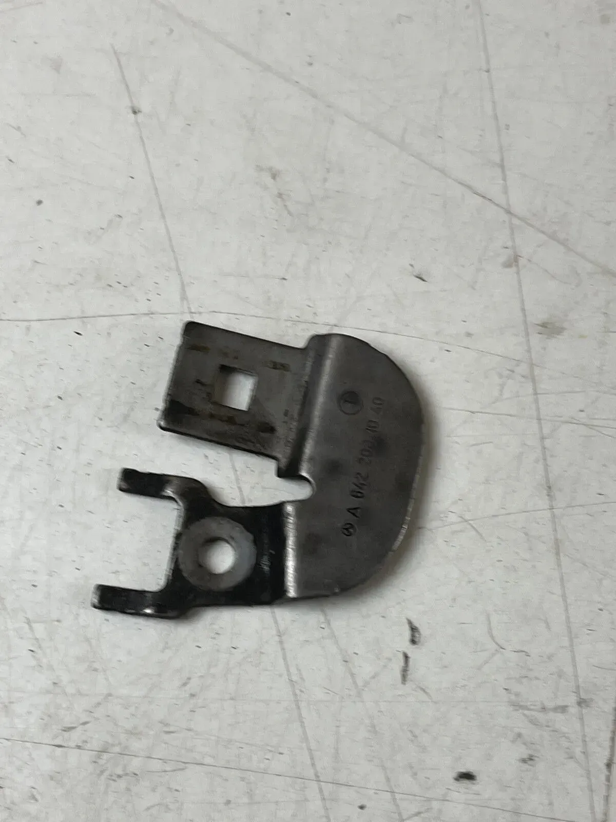 Mercedes-Benz Halterung Befestigung A6422031040 Original - Bild 1