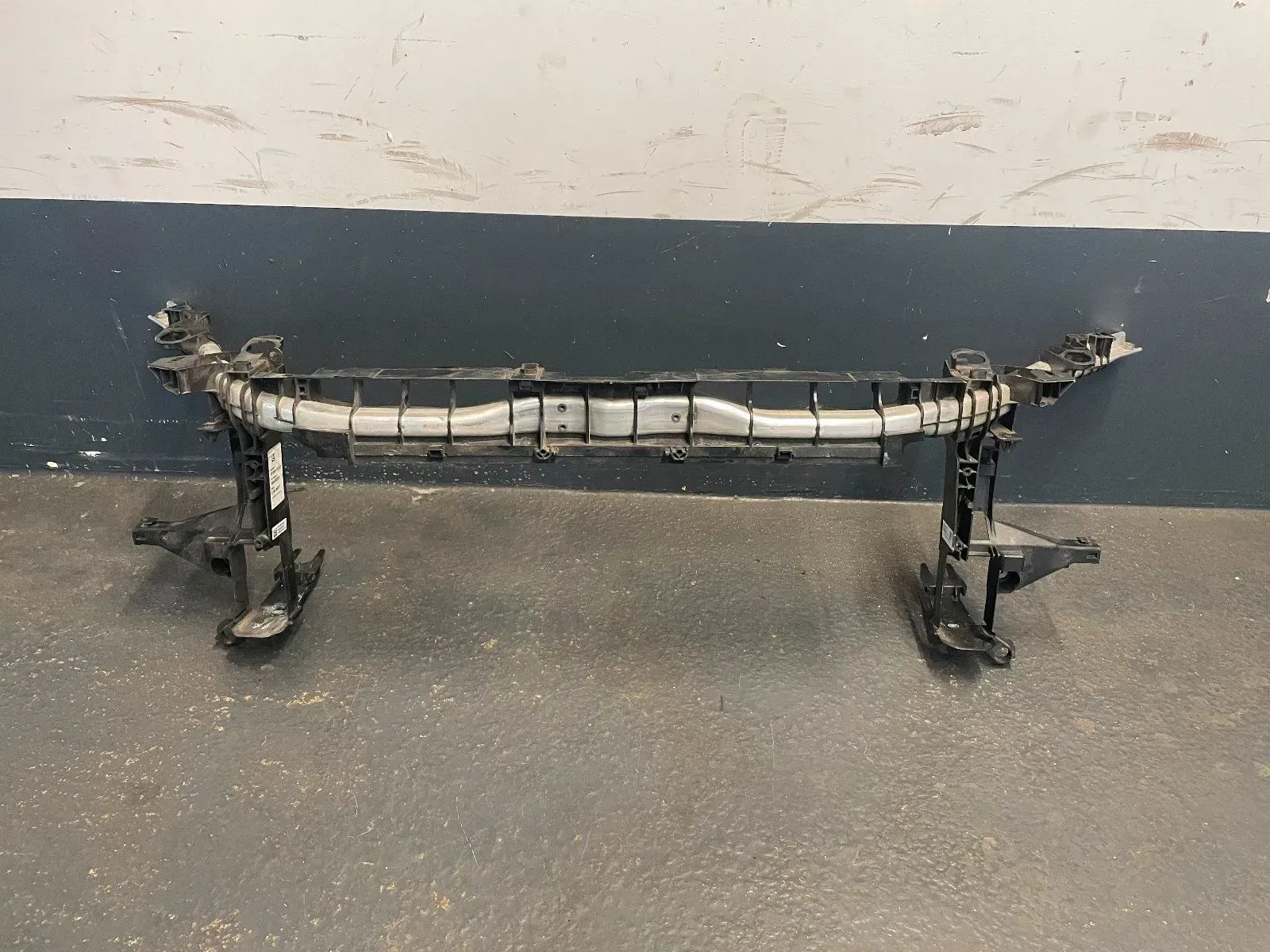 Mercedes A W176 Scheinwerferträger Frontmaske Vorbau A2466200234 - Bild 1
