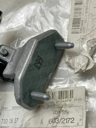 Mercedes-Benz GLC X253 Türscharnier hinten rechts oben A2057300637 NEU ORIGINAL - Bild 3
