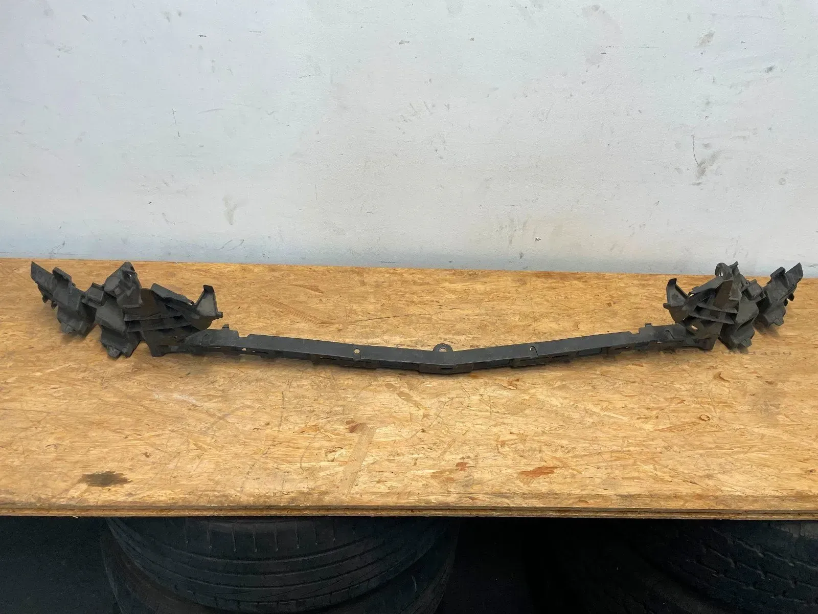 MERCEDES-BENZ E W212 FRONTVERSTÄRKUNGSLEISTE A2128854965 - Bild 1