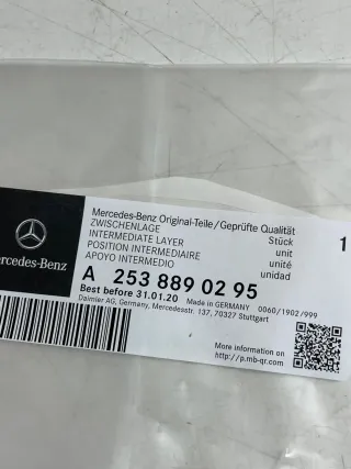Mercedes Zwischenlage zwischen Kotflügel rechts & Stoßfänger A2538890295 Neu - Bild 2